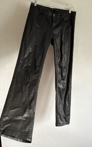 Amor trust truth black - &,