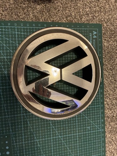 Front grille badge - vw,