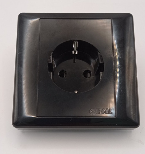 Clipsal pole single outlet - pole,