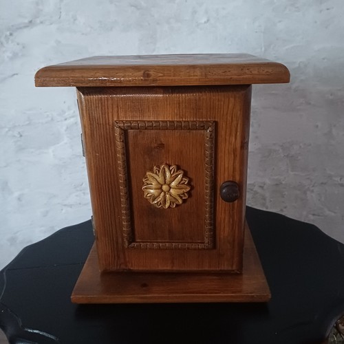 Wooden cabinet tabernacle - wooden, /