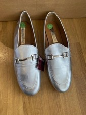 CLAUDIA GHIZZANI LADIES FLAT SILVER SLIP ON SHOES SIZE 7 UK, 40 EUR