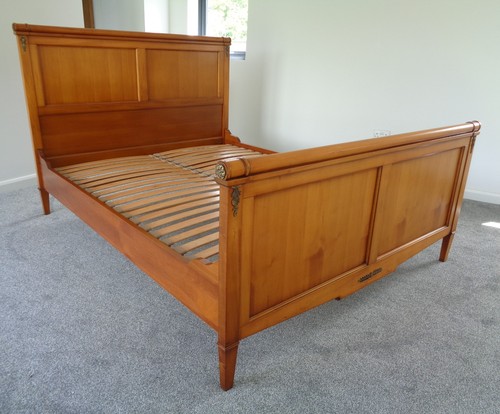 And bed nathalie french - to,