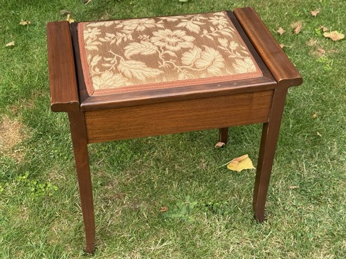 Vintage hardwood piano stool - stool, /