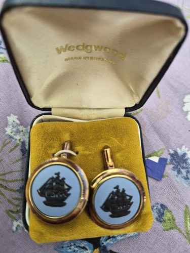 Wedgwood jasperware gold - wedgwood,