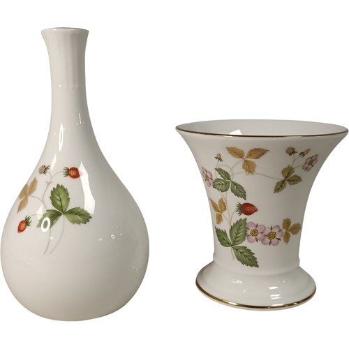 Wedgwood wild strawberry - wedgwood, bone