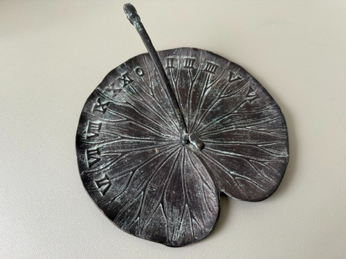 Lily pad sundial - lily,