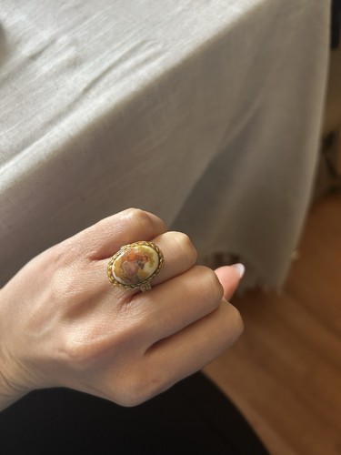 Unique vintage cameo ring