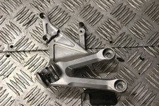 Honda CBR 1000 RR 04 05 RR4 Fireblade font right hand foot rest hanger 2004 2005