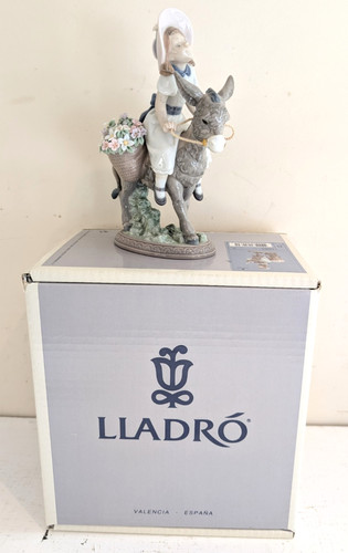 Lladro 5465 look - look, at