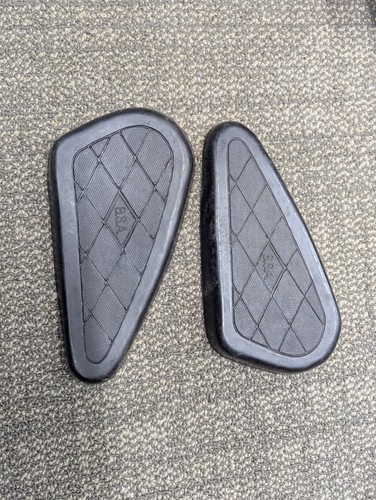 Petrol tank knee grips 8314 - knee,