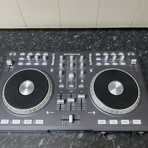 Numark mixtrack pro mixing - mixtrack,
