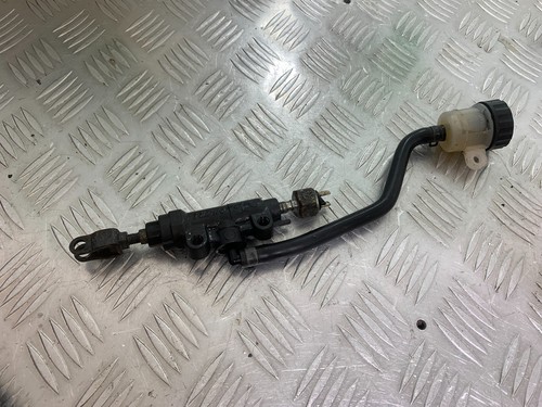 Triumph tiger 800 rear master - triumph,
