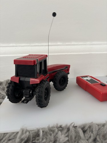 Ertl international harvester - ertl,