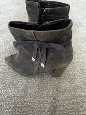 GREY SUEDE BLOCK HEEL ANKLE