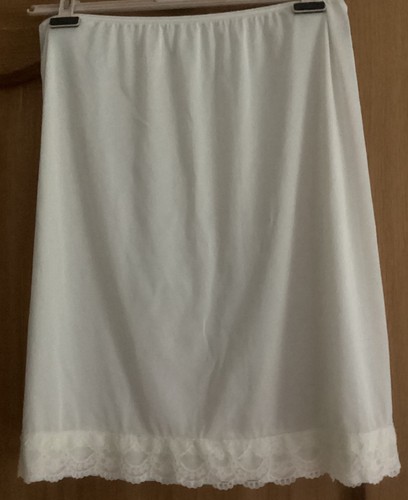 Vintage half waist slip cream