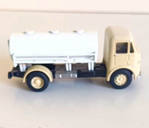 Base toys aec tanker - base,