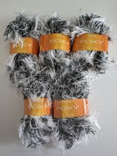 250G SIRDAR FOXY – 0432 ARCTIC FOX black white fur eyelash – WOOL YARN - Chunky 