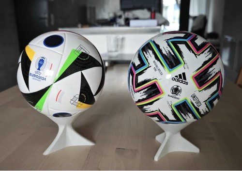 Display stand for footballs - display,