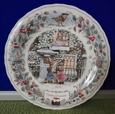 Wedgwood Foxwood Tales Plate By Brian Paterson ~ Christmas Carols ~ VG Condition