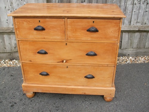 Antique pine chest - , of