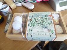 Brand New Asquith & Somerset iced vanilla bath fizzers boxed