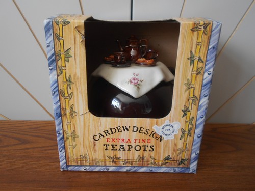 Tea table collectable - table,
