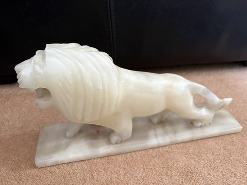 Roaring lion alabaster - lion,