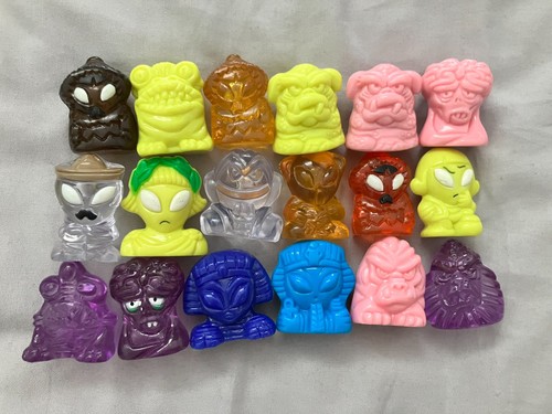18x crazy bones gogo - bones, gogo’s
