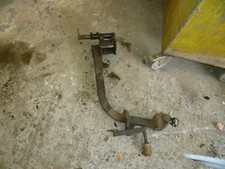 Centre cylinder mounting barr