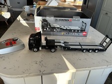 SIKU Radio Controlled Lorry with Low Loader 1/32