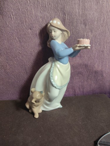 Nao lladro puppy - , “puppy’s