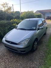 Ford Focus mk1 1.6 petrol  silver 2004 breaking/parts (1 wheel nut)