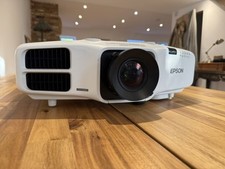 Epson EB-5530U 5500 Lumens