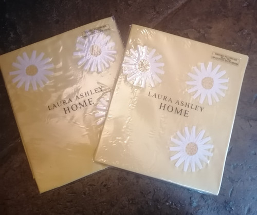 Laura ashley oxford yellow - x,