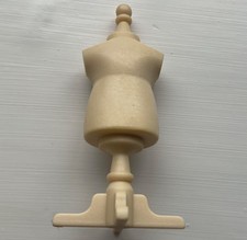 Sylvanian Families Applewood Department Store Cream Dummy Mannequin Bramble’s