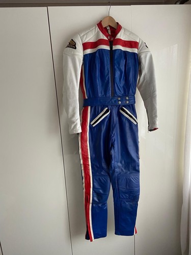 Ladies two piece honda style - ladies,