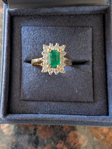 18ct gold emerald diamond - gold,