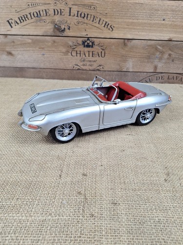 Silver vintage e - cm,