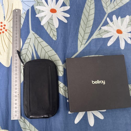 Bellroy phone wallet - phone,