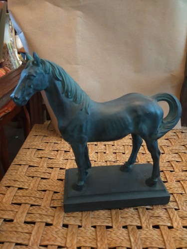 Antique style horse - an, antique-style