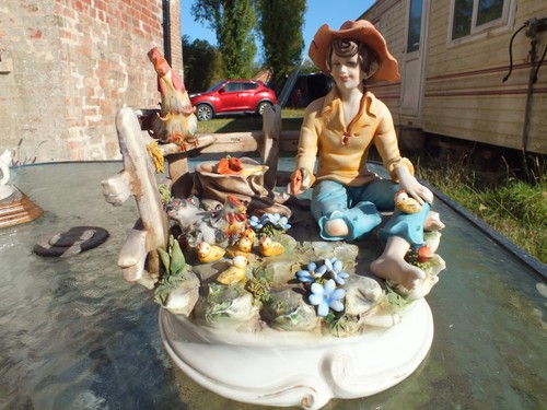 Large capodimonte boy feeding - large,