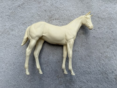 Model horse resin unpainted - model,