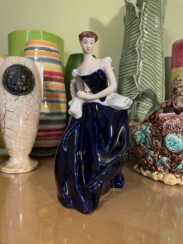 Vintage 1940s royal dux - royal,