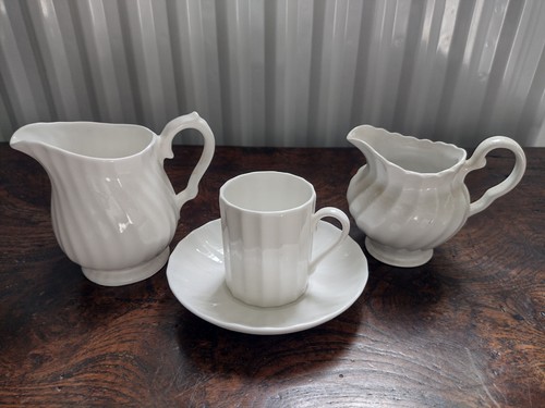 Johnson brothers earthenware - brothers,
