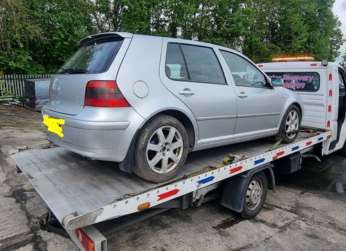 Breaking 2002 volkswagen mk4 - volkswagen,