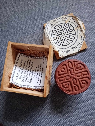 Ceramic biscuit butter stamp - biscuit/butter,