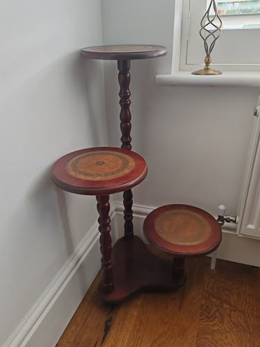 Beautiful vintage tier - beautiful, 3-tier