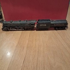 Mehano HO Scale 4-8-2 AT&SF
