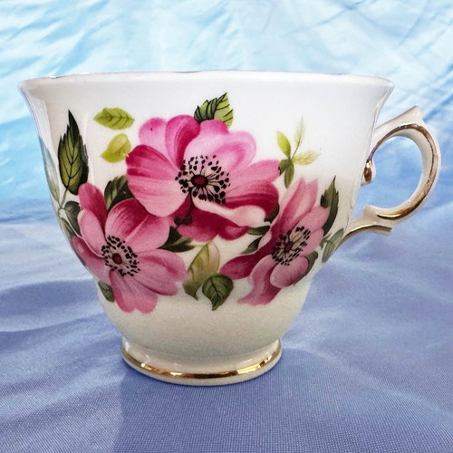 Beautiful vintage royal vale - vintage,