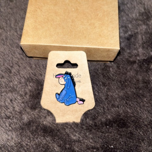 Eeyore pin badge enamel new - badge,